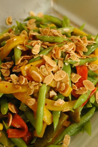 HARICOT VERTS, ROASTED PEPPER AND ALMOND SALAD WITH CURRY OIL
